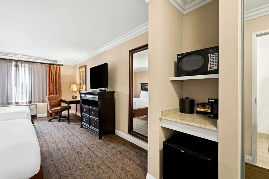 hotels near ontario convention center ca